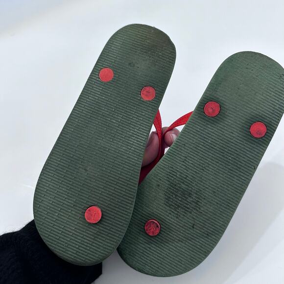 Cat & Jack Sam Green Camo Flip Flop Sandals - Picture 4 of 7